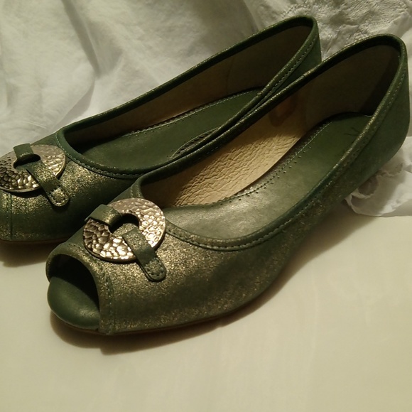 clarks shoes womens green